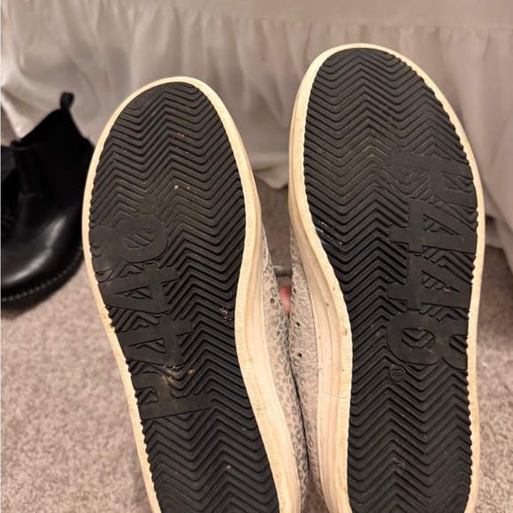 P448 Metallic Leopard Sneakers - Picture 5 of 5